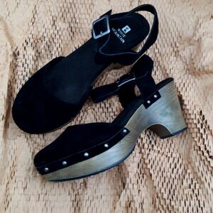 White Mountain Cherub platform shoe